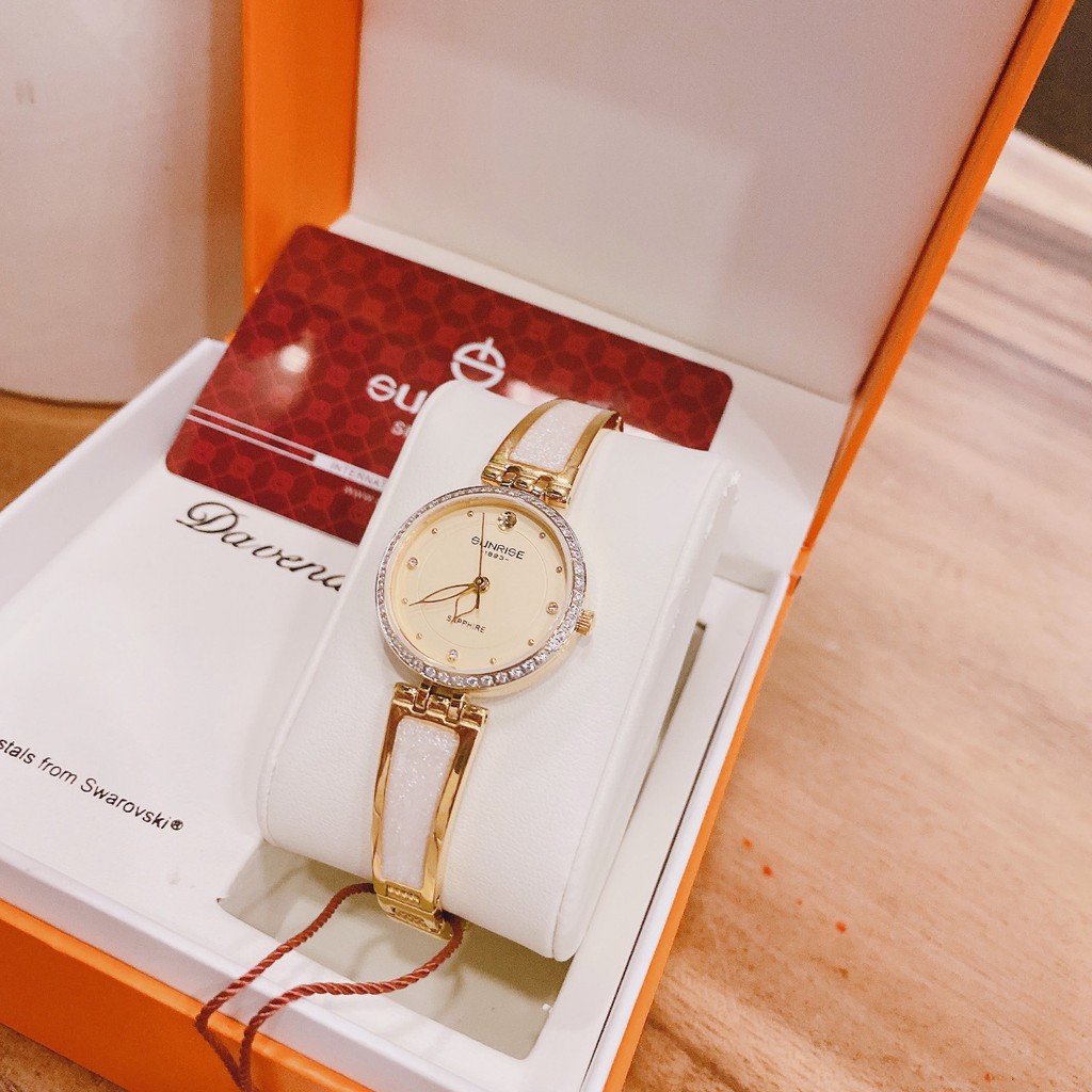 ĐỒNG HỒ NỮ SUNRISE KIỂU LẮC TAY , ĐÍNH ĐÁ, SIZE 30MM