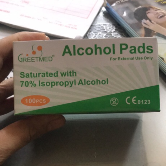 Gạc tẩm cồn Alcohol pads 100 miếng ( uy tín , chất lượng)