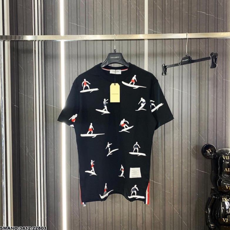 Áo Thun Nam Thom Browne Hình Người Lướt Ván Siêu Đẹp - Áo Phông Nam Thom SPF
