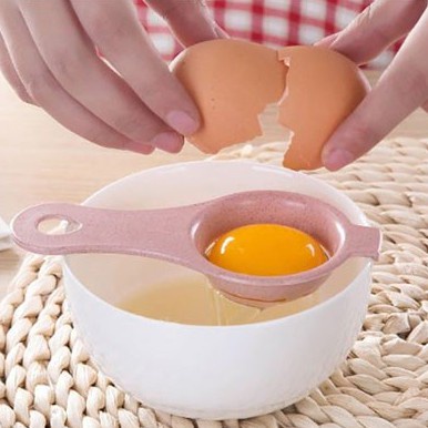 Dụng cụ tách lòng trắng trứng bằng nhựa màu trắng