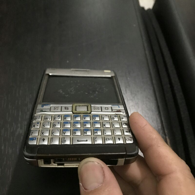Xác nokia E61i