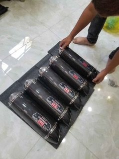 pô yoshimura r77 carbon