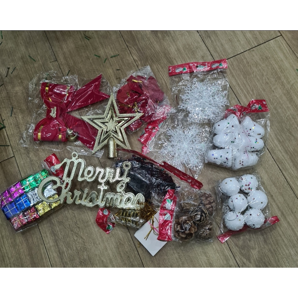 Cây thông Noel 1m5 đủ phụ kiện  Mang đến mùa  Noel 2021 ấm áp hạnh phúc