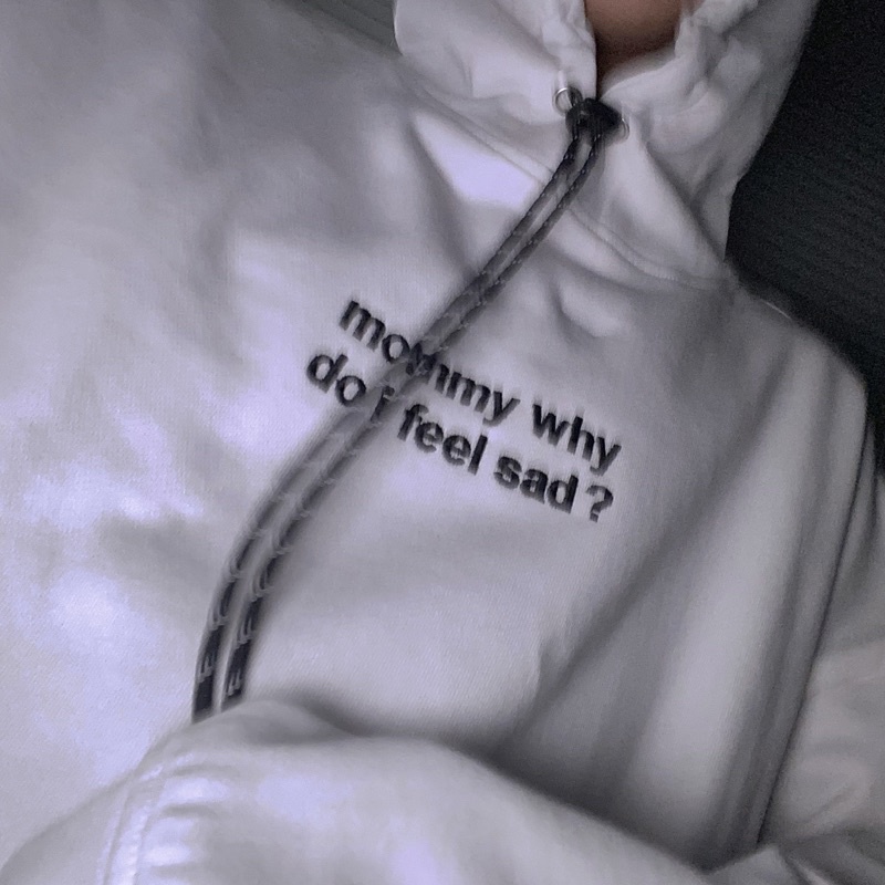 Áo hoodie MOMMY WHY - Weirdosaigon
