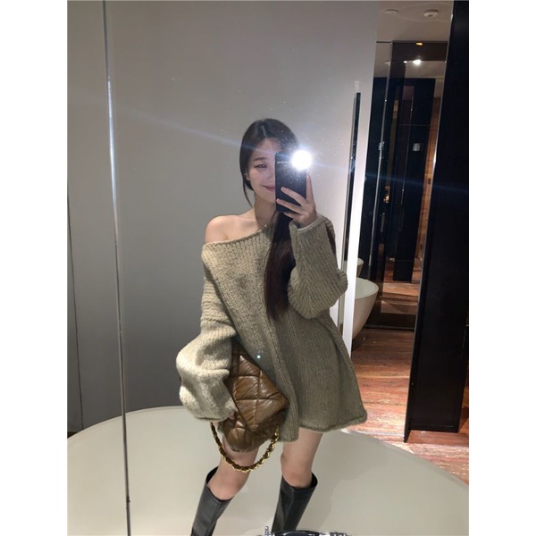 Áo len trễ vai lệch vai dài tay oversize form rộng dài trùm mông