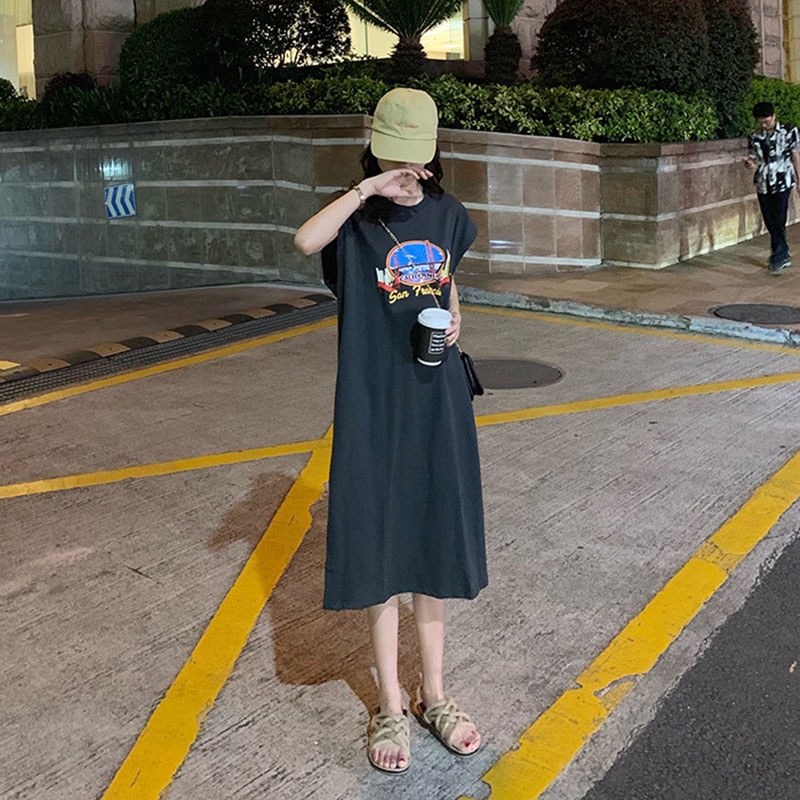 Đầm IELGY không tay dễ phối đồ phong cách thời trang cho nữ