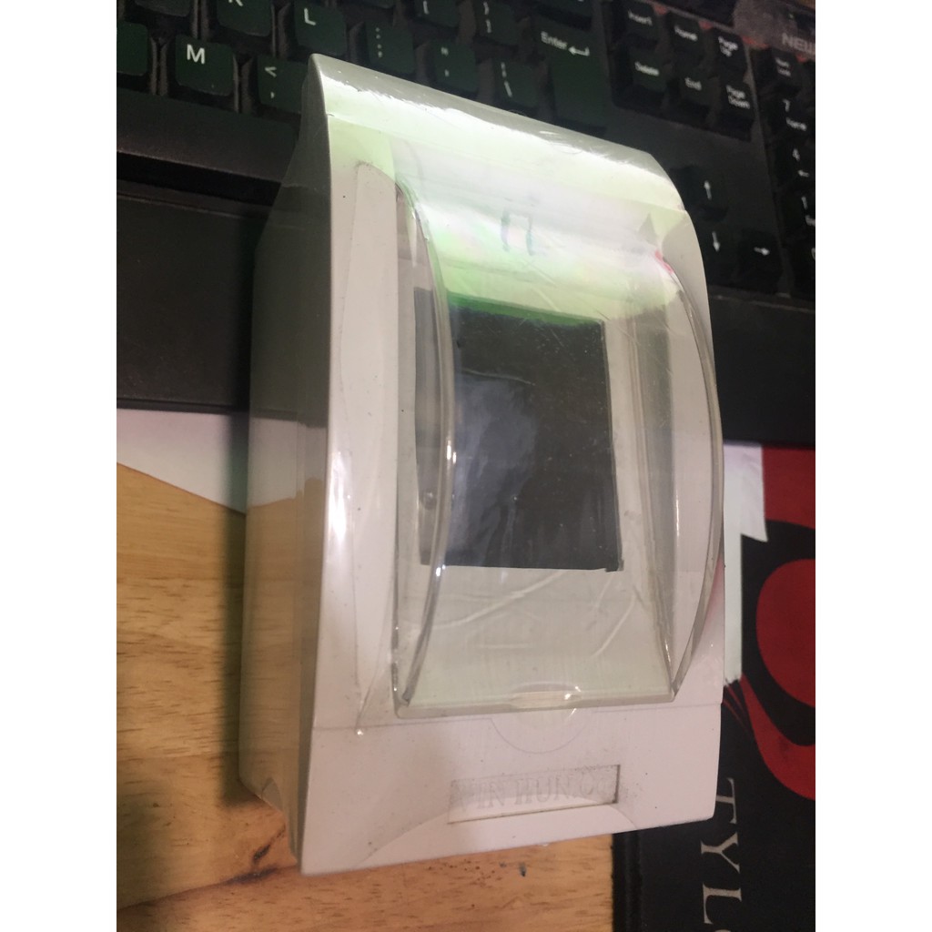 Hộp CB 2 tép có nắp che Vĩnh Hưng
