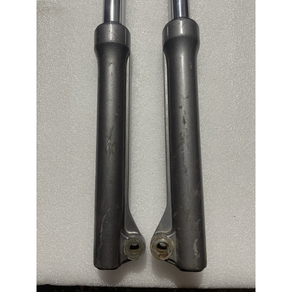 Thụt trước phanh cơ xe Sirius 110cm của Yamaha