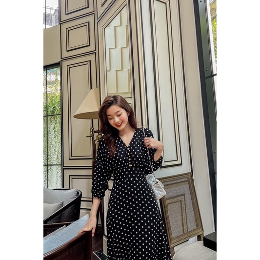Đầm OLV đen chấm bi