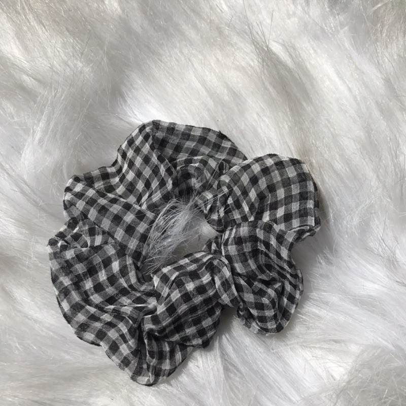 Cột tóc họa tiết Caro