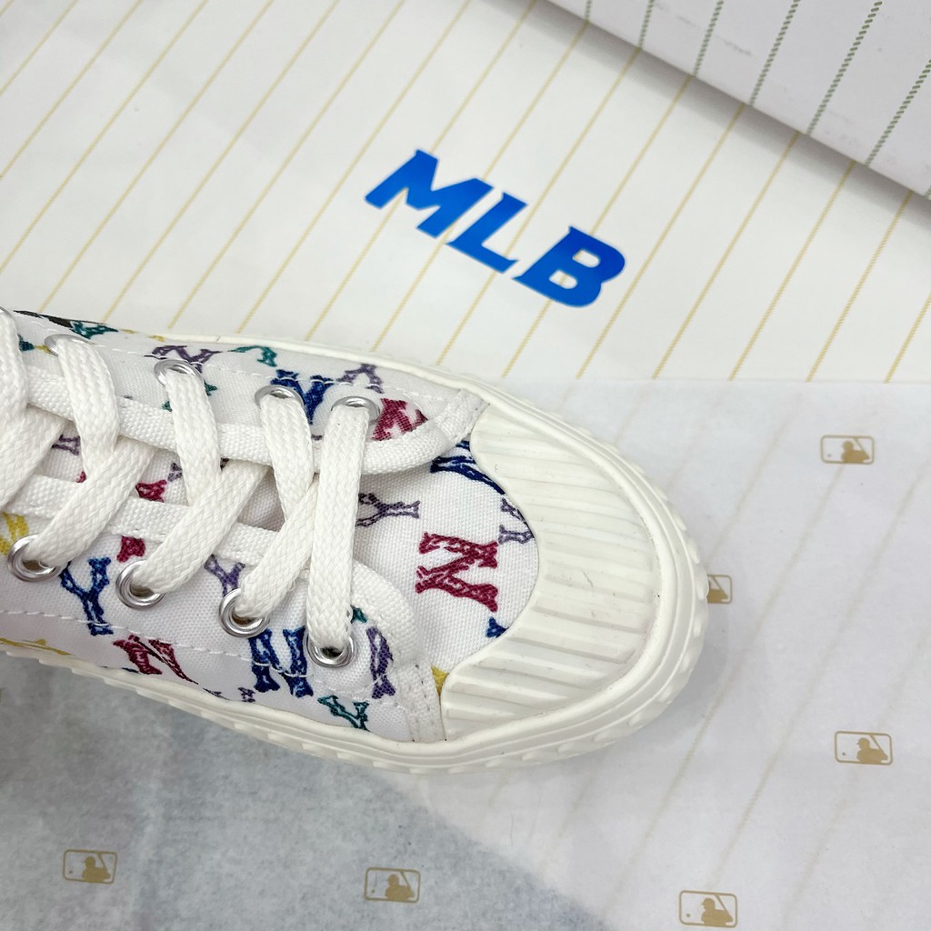 Giày Sneaker Sục 2 Màu Full Phụ Kiện