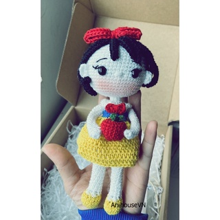 Búp bê bạch tuyết bằng len