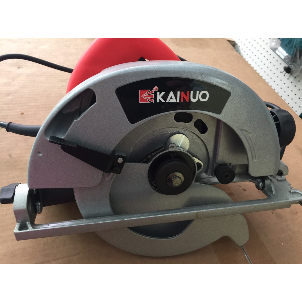 Máy cưa gỗ Kainuo 7005 (1050W)