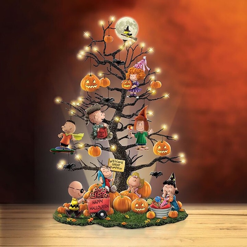 Mô hình cây thông hoạt hình để bàn trang trí Halloween