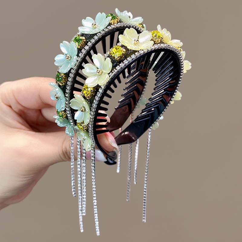 Kẹp Tóc Đuôi Ngựa Phối Tua Rua Xinh Xắn Cho Bạn Gái