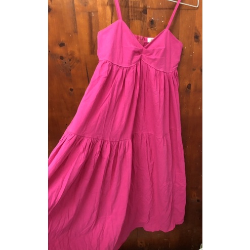 Đầm Hồng cánh sen