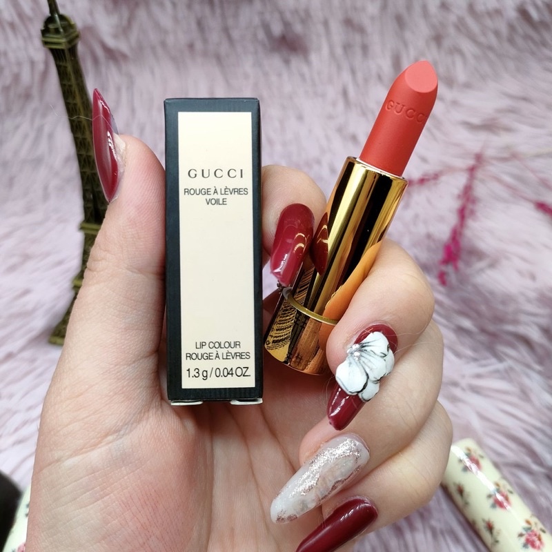 Son Gucci Rouge À Lèvres Voile Lipstick 25 Goldie Red Màu Đỏ cổ điển