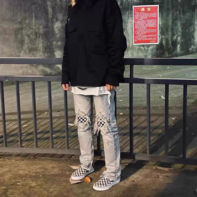 Quần Jeans rách gối caro