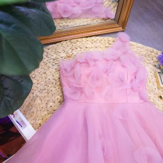 Đầm dự tiệc Voan chéo vai phối hoa