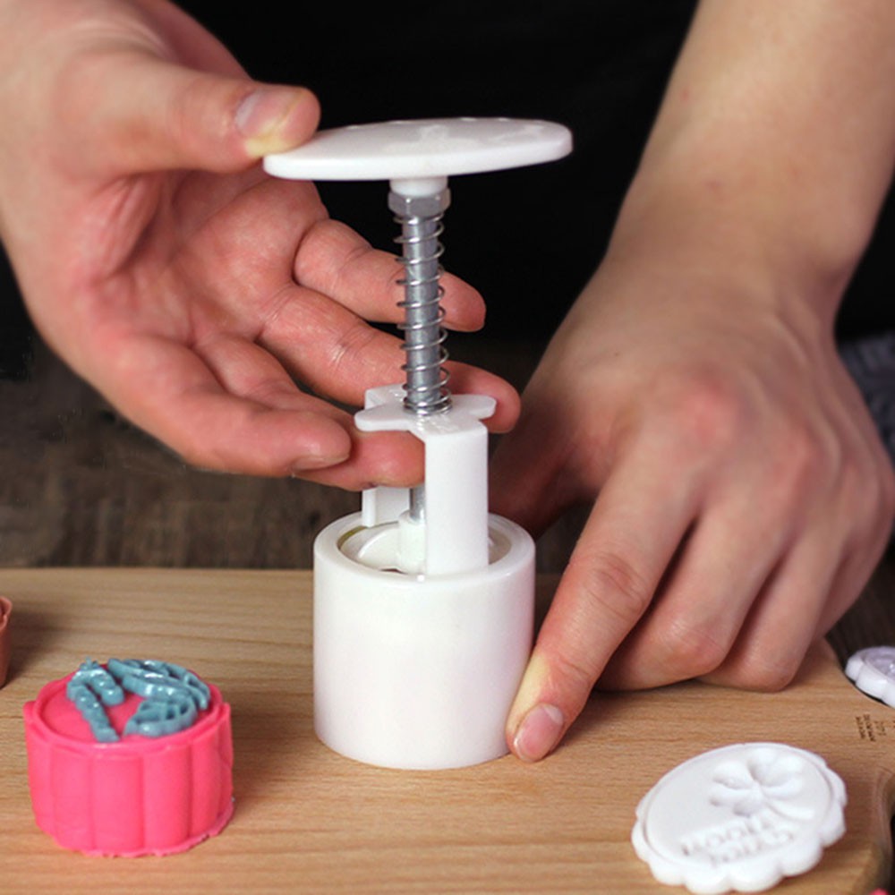 Set khuôn ép nhiều hoa văn hỗ trợ làm bánh tiện dụng