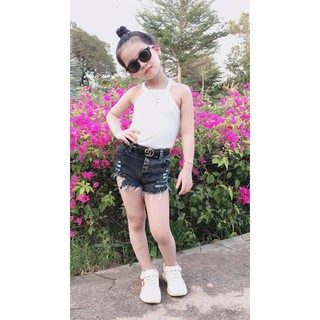 Set áo thun cổ yếm + quần jean đùi