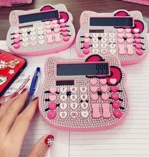 Máy tính hello kitty