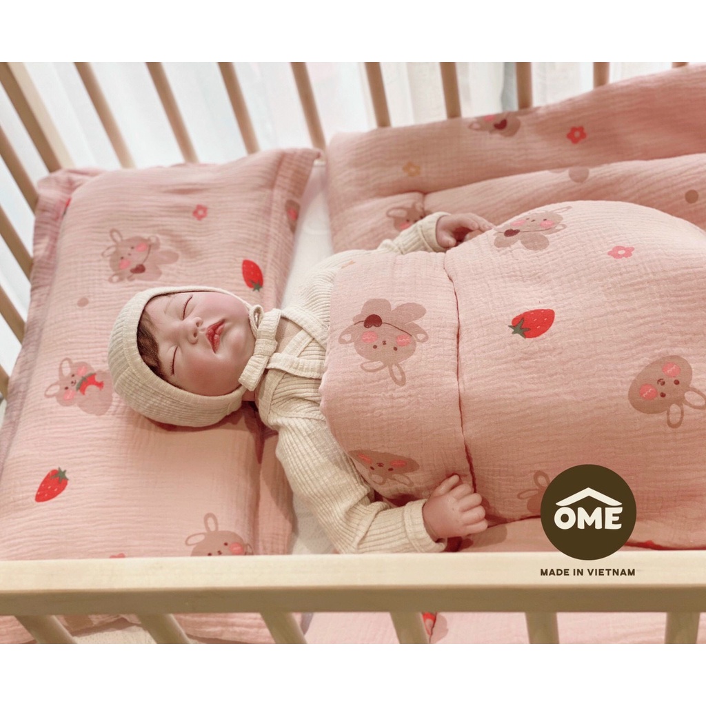Set chăn gối bông vải xô muslin đi lớp OME cao cấp cho bé