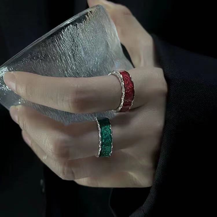 Nhẫn nam nữ tròn unisex Meri_Accessories màu bạc thời trang chất Titan đẹp đơn giản không gỉ - Nhẫn Red Ring