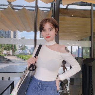 Áo khoét vai tay dài