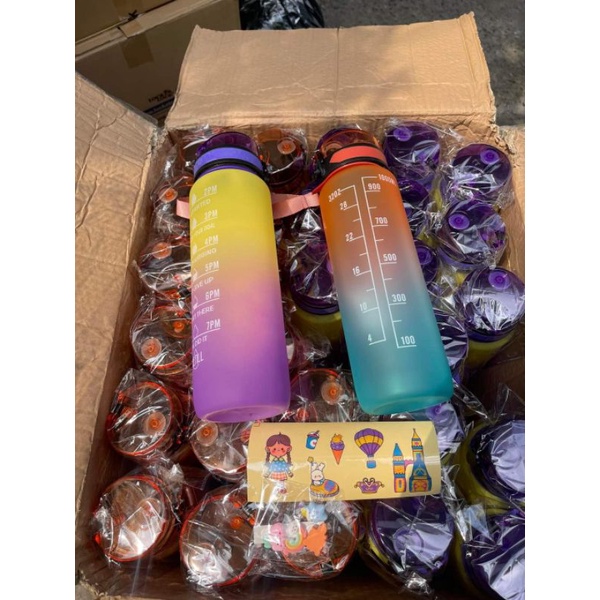 Bình Đựng Nước Refill 1 Lít Cao Cấp Có Quai Đeo,,,,