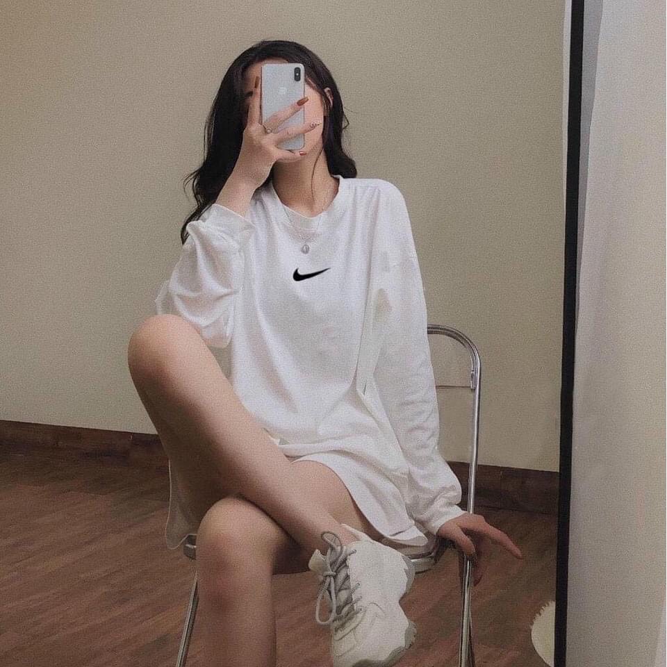 Bộ bộ áo dài tay thêu dấu Tích quần đùi_Set thể thao nữ basic, năng động, cá tính