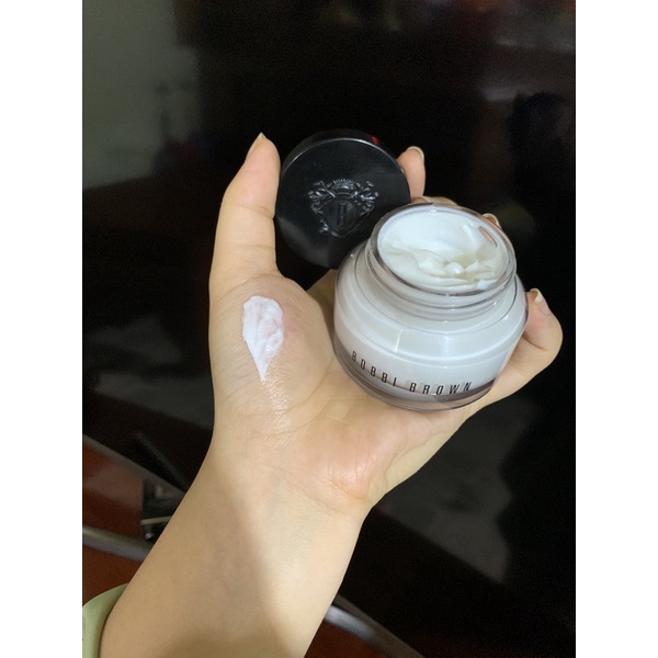 Kem lót ; kem dưỡng ẩm Bobbi Brown thần thánh.