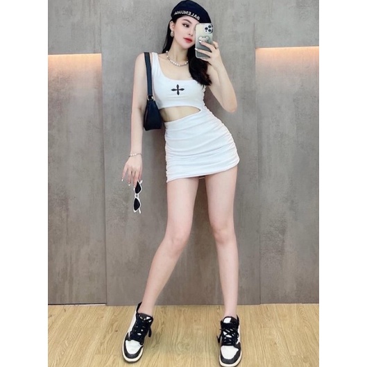 Đầm ôm body trễ 1 bên vai khoét eo nhún xường phối thêu kí tự chất Borip co giãn 4 chiều Cam Kết Hàng Y Hình Chính Chủ