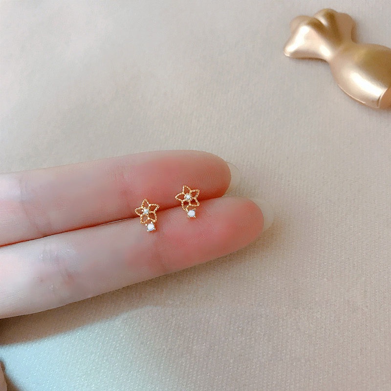 Cặp bông tai hợp kim đính đá nhiều kiểu dáng thời trang cho nữ