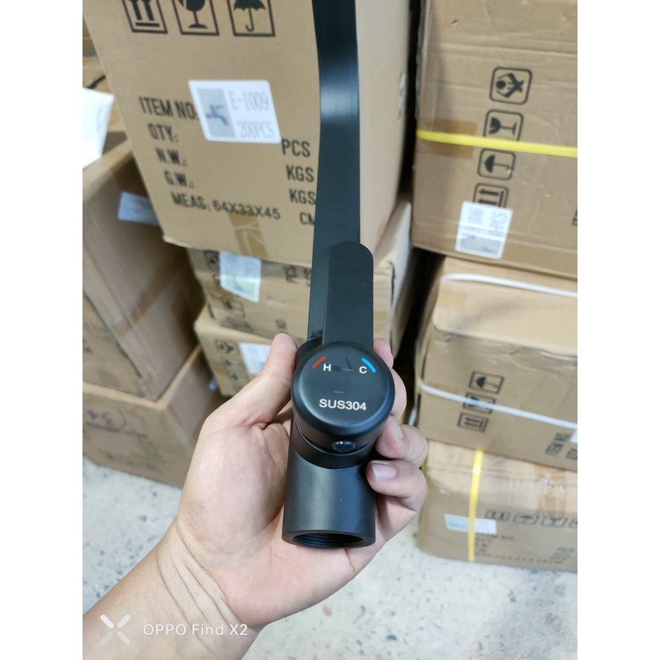 Vòi rửa chén bát Nóng Lạnh inox 304 phủ NaNo đen thân tròn đúc Cần Vuông dẹp