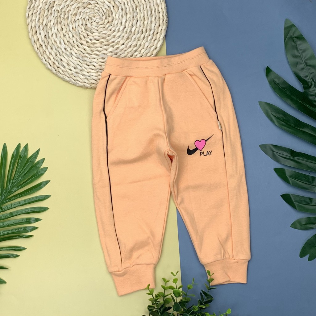 Quần nỉ da cá dày, dài in hình trái tim, viền lé bé trai, bé gái size 9-14T, cho bạn từ 26-40kg. Chất nỉ da cá dày ấm
