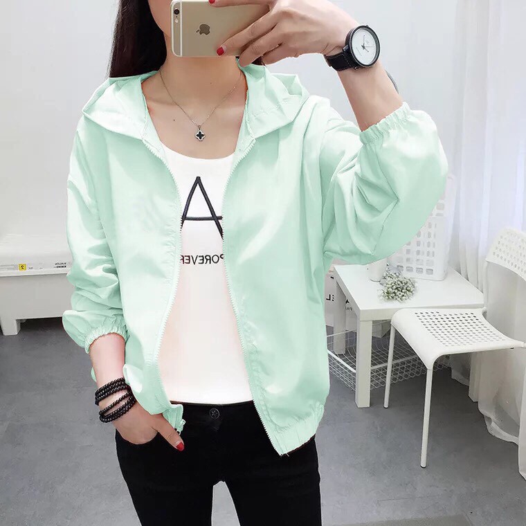 Áo khoác nữ có mũ vải dù mát mẻ, phong cách đơn giản trẻ trung AKD37