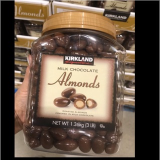 Socola sữa bọc hạnh nhân kirland almonds 1.36kg của mỹ