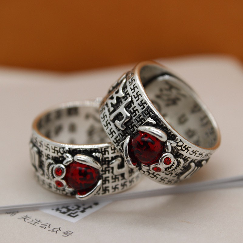 Nhẫn Nam Nữ Tròn Khảm Ngọc Đỏ Tì Hưu, Cóc Vàng Tài Lộc Chạm Khắc Màu Bạc Thời Trang Chất Titan Đẹp Đơn Giản Không Gỉ Max