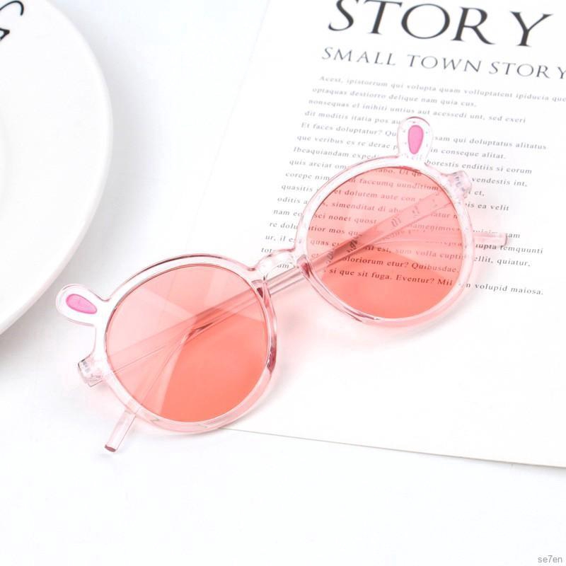Kính mát phối họa tiết tai thỏ đáng yêu cho bé