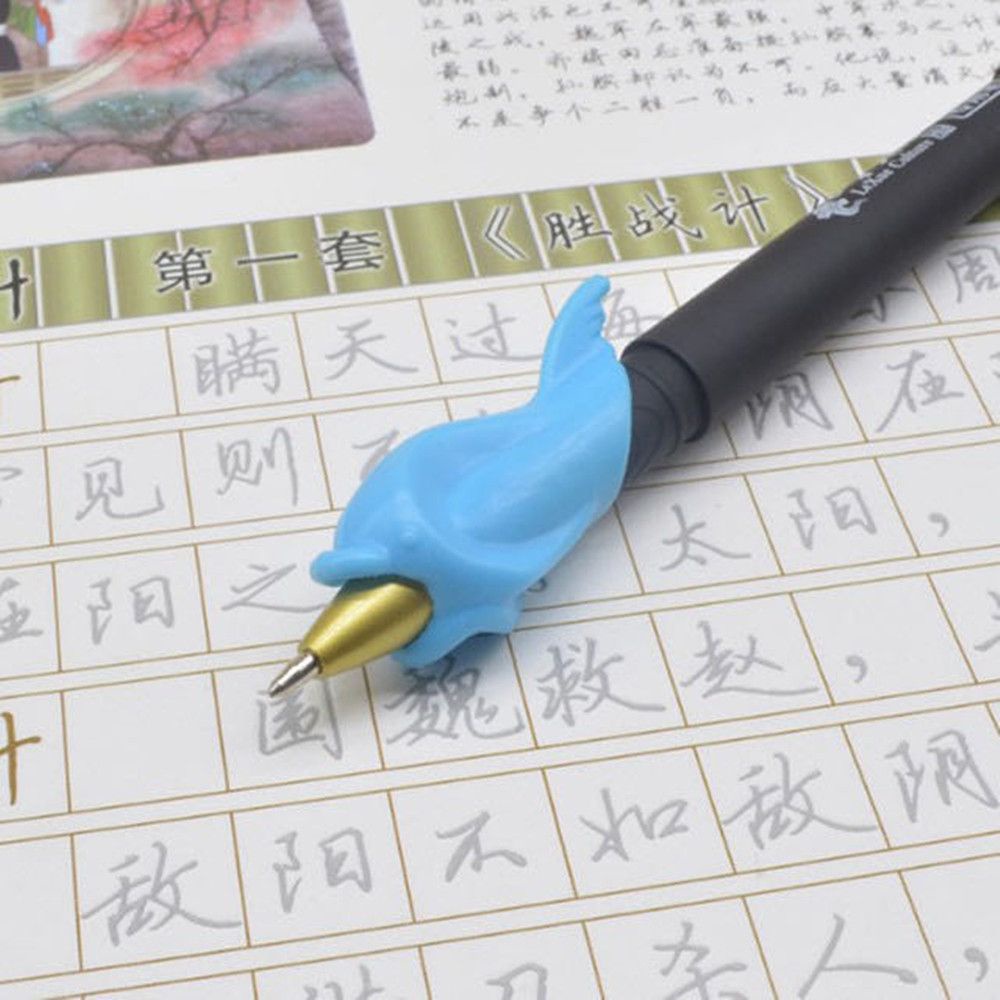 Kẹp cầm bút chì bằng silicon hình chú cá hỗ trợ điều chỉnh tư thế cầm bút chì cho người lớn và trẻ em