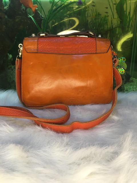 Đeo chéo da thật