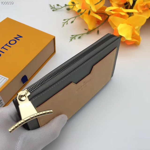 Ví monogram l v dài