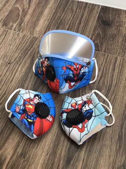 Khẩu trang vải 3D Spiderman cho bé có van và kính