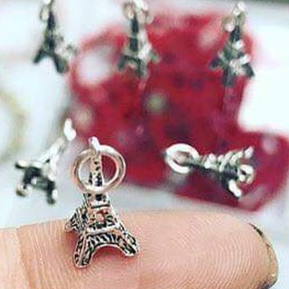 Charm bạc toà tháp pari