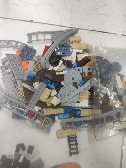 Lego chính hãng đã vệ sinh sạch có thể chơi ngay sau khi mua về, bé tự do sáng tạo.