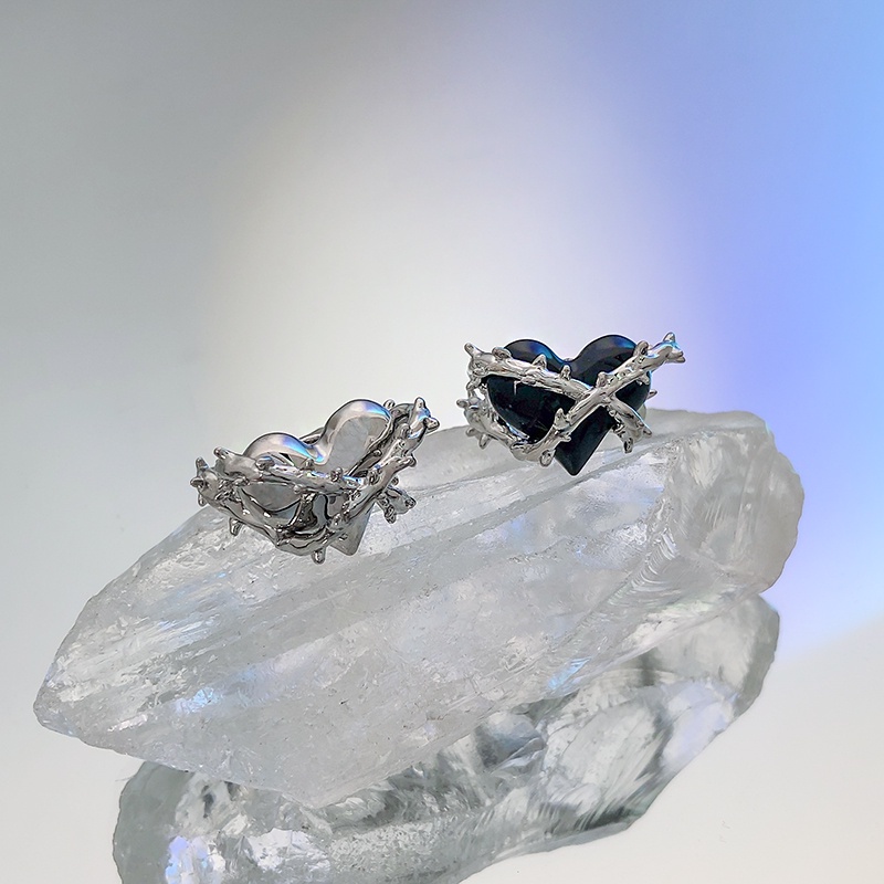 Nhẫn hở hình kẽm gai trái tim màu đen phong cách hip hop đơn giản 19A1282