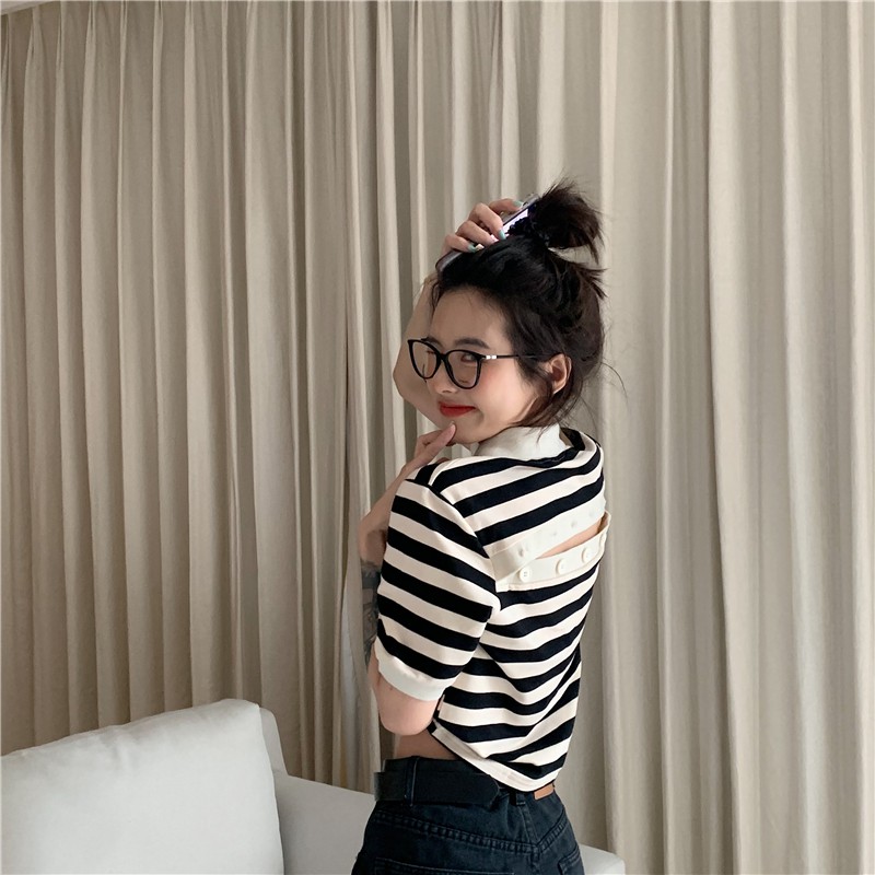 áo thun croptop sọc xẻ lưng kiểu Hàn Quốc