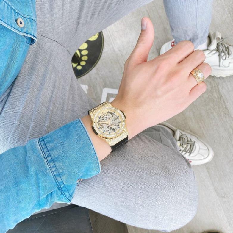 Đồng hồ cặp 2 chiếc nam máy cơ. HubIot size 42mm bảo hành 5 năm.