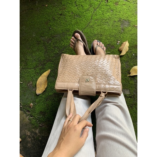 Túi xách tay da đan thơm